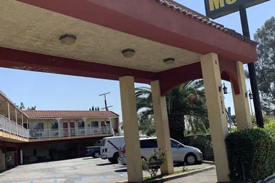 Photo 2 - Budget Inn San Gabriel