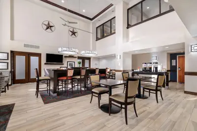 Photo 3 - Hampton Inn Victoria