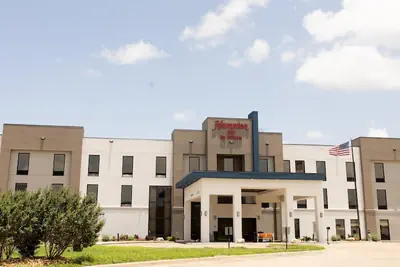 Photo 2 - Hampton Inn Victoria