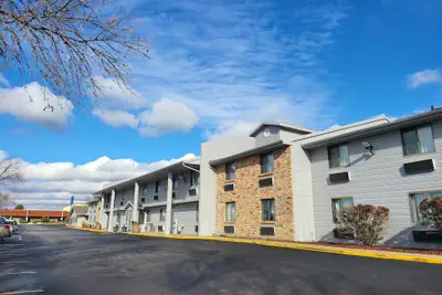 Photo 2 - Motel 6 Omaha, NE