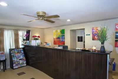 Photo 3 - Rosedale Inn