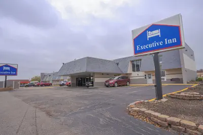 Photo 2 - Executive Inn Owatonna Hwy 35