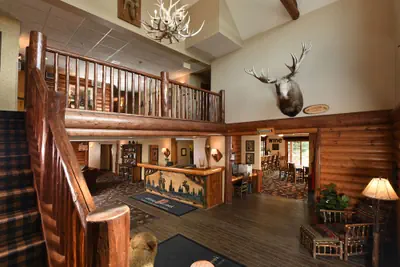 Photo 2 - Cedar Creek Hotel Wausau - Rothschild