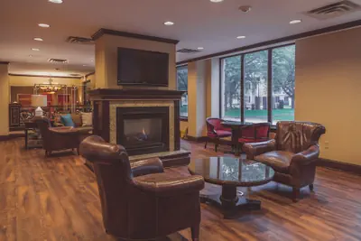 Photo 4 - The Parkview Hotel