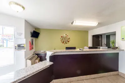 Photo 3 - Studio 6 San Antonio, TX - Fort Sam Houston Area