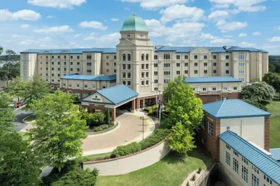 Photo 2 - Renaissance Shoals Resort & Spa