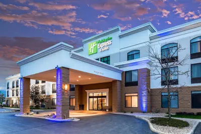 Photo 2 - Holiday Inn Express & Suites Cedar Falls - Waterloo by IHG