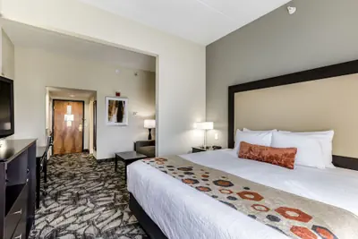 Photo 5 - Holiday Inn Express & Suites Cedar Falls - Waterloo by IHG
