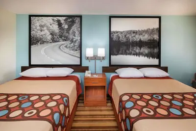Photo 5 - Super 8 by Wyndham Burlington NC