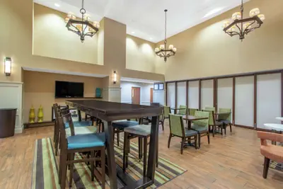 Photo 5 - Hampton Inn & Suites Albany Airport