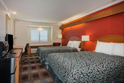 Photo 2 - Days Inn & Suites by Wyndham Antioch