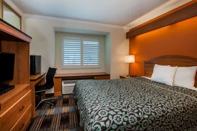 Photo 5 - Days Inn & Suites by Wyndham Antioch