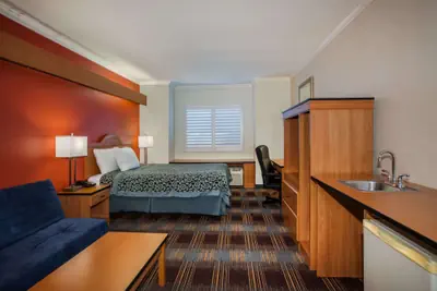 Photo 4 - Days Inn & Suites by Wyndham Antioch