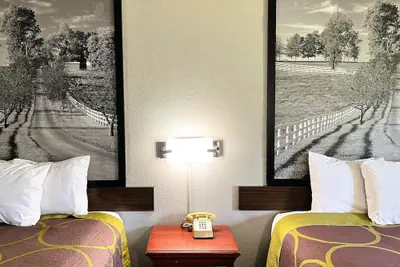 Photo 5 - Super 8 by Wyndham Vincennes