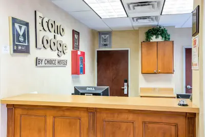 Photo 5 - Econo Lodge Valdosta Mall Area