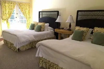 Photo 3 - Merritt House Hotel