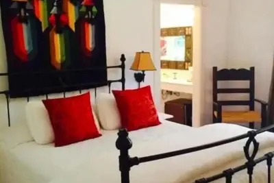 Photo 4 - Merritt House Hotel