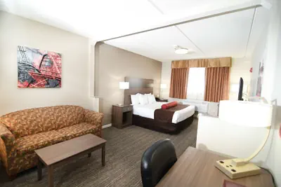 Photo 2 - Best Western Plus Sandusky Hotel & Suites