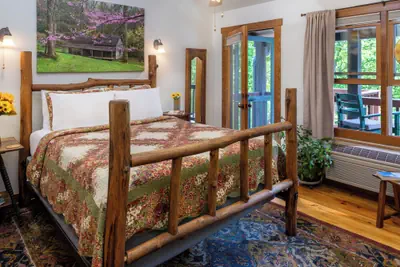 Photo 4 - Bent Creek Lodge Bed & Breakfast