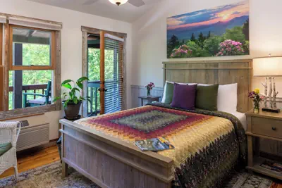 Photo 5 - Bent Creek Lodge Bed & Breakfast
