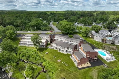Photo 2 - Ogunquit River Inn & Suites