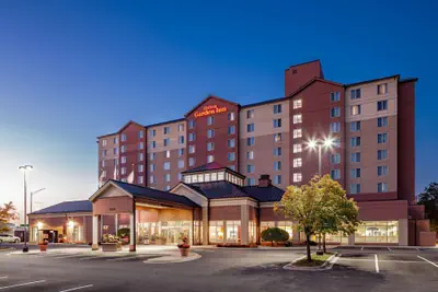 Photo 2 - Hilton Garden Inn Chicago OHare Airport