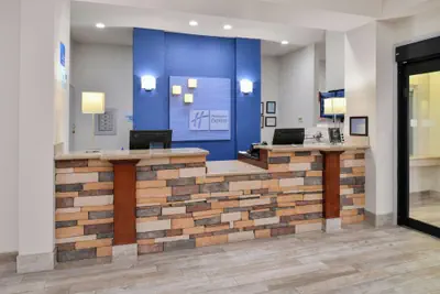Photo 5 - Holiday Inn Express Clanton by IHG