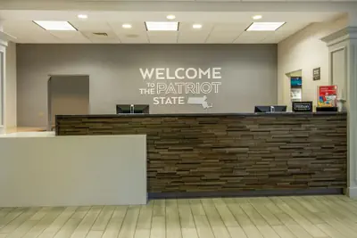 Photo 3 - Hampton Inn Raynham-Taunton