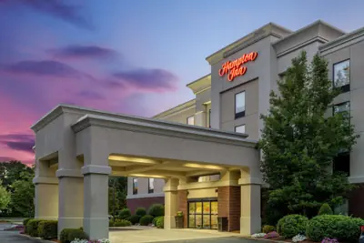 Photo 2 - Hampton Inn Raynham-Taunton