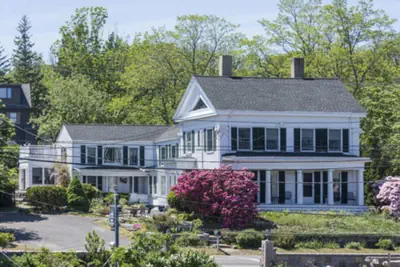 Photo 3 - The Yankee Clipper Inn