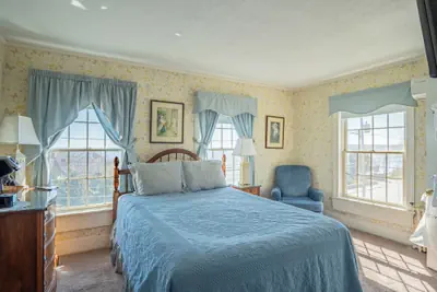 Photo 5 - The Yankee Clipper Inn