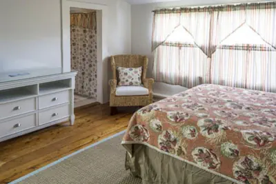 Photo 4 - The Yankee Clipper Inn