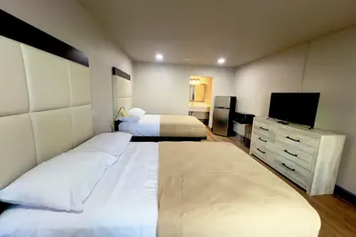 Photo 5 - Economy Inn and Suites