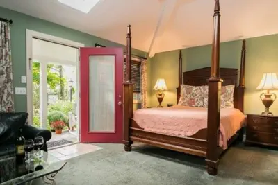 Photo 5 - Hidden Garden Cottages & Suites