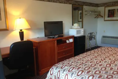 Photo 4 - Americas Best Value Inn Palmyra Hershey