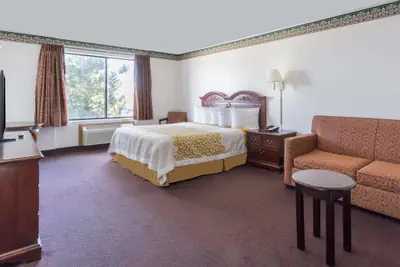 Photo 4 - Days Inn by Wyndham Evanston WY