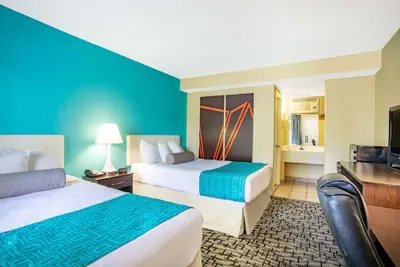 Photo 5 - Howard Johnson by Wyndham Hartford South – Rocky Hill
