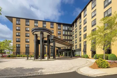 Photo 2 - Courtyard by Marriott Boston-South Boston