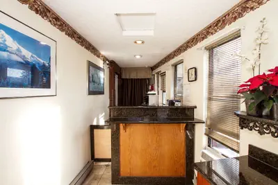 Photo 3 - Super 8 by Wyndham Vancouver East
