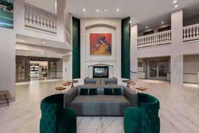 Photo 2 - Wyndham Garden Galena Hotel & Day Spa