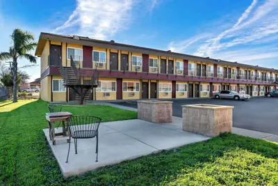 Photo 2 - Americas Best Value Inn Vacaville Napa Valley