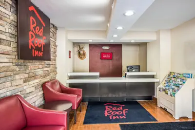 Photo 3 - Red Roof Inn Caryville