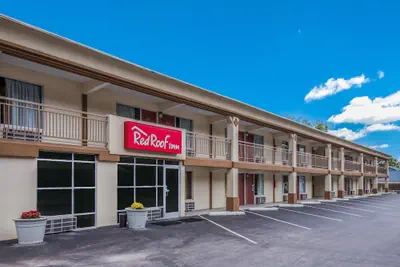 Photo 2 - Red Roof Inn Caryville