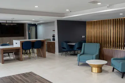 Photo 5 - La Quinta Inn & Suites by Wyndham Dallas Mesquite