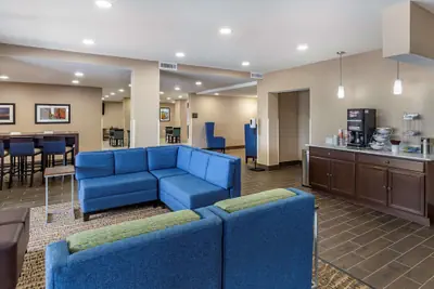 Photo 4 - Comfort Inn & Suites Spring Lake - Fayetteville near Fort Bragg
