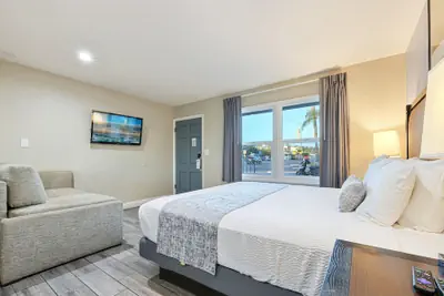 Photo 2 - Hotel Point Loma