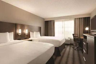 Photo 3 - Country Inn & Suites by Radisson, Indianapolis Airport South, IN
