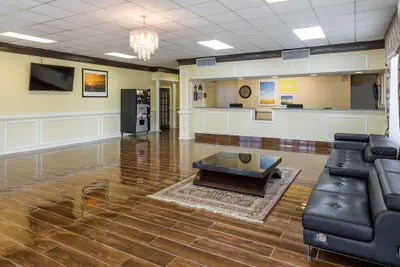 Photo 2 - Days Inn by Wyndham Madison