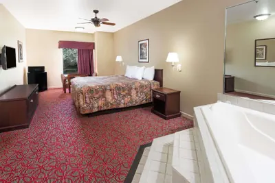 Photo 3 - Days Inn by Wyndham St Peters/St Charles