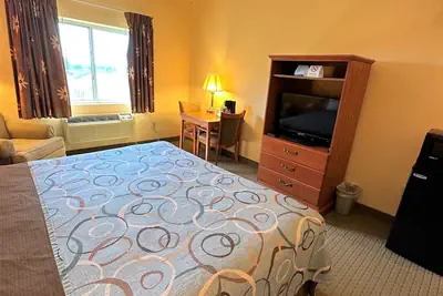 Photo 3 - Super 8 by Wyndham Topeka at Forbes Landing